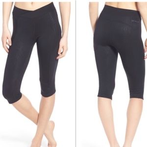 IVY PARK black print capri cropped leggings